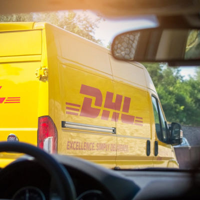 Paket DHL Express Lieferung Kurierdienst International aus China
